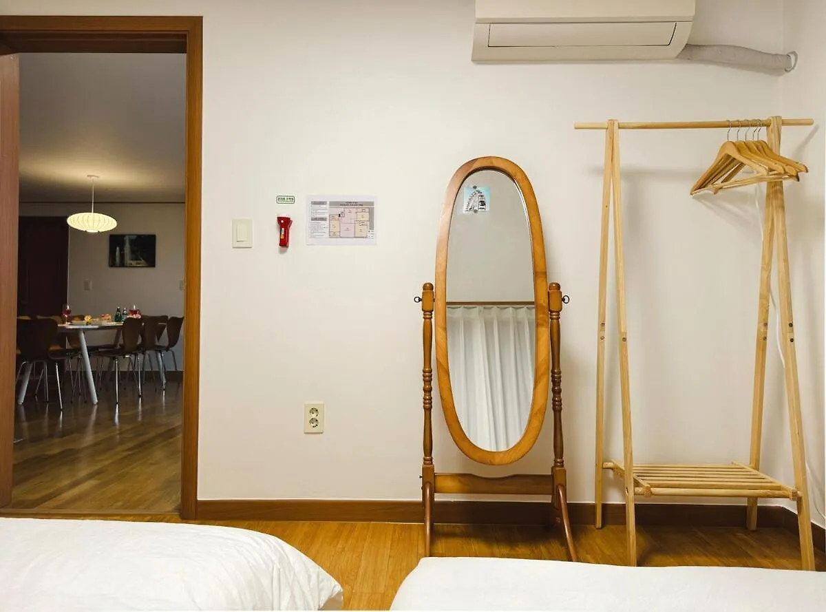 Апартаменты H House Hongdae Сеул
