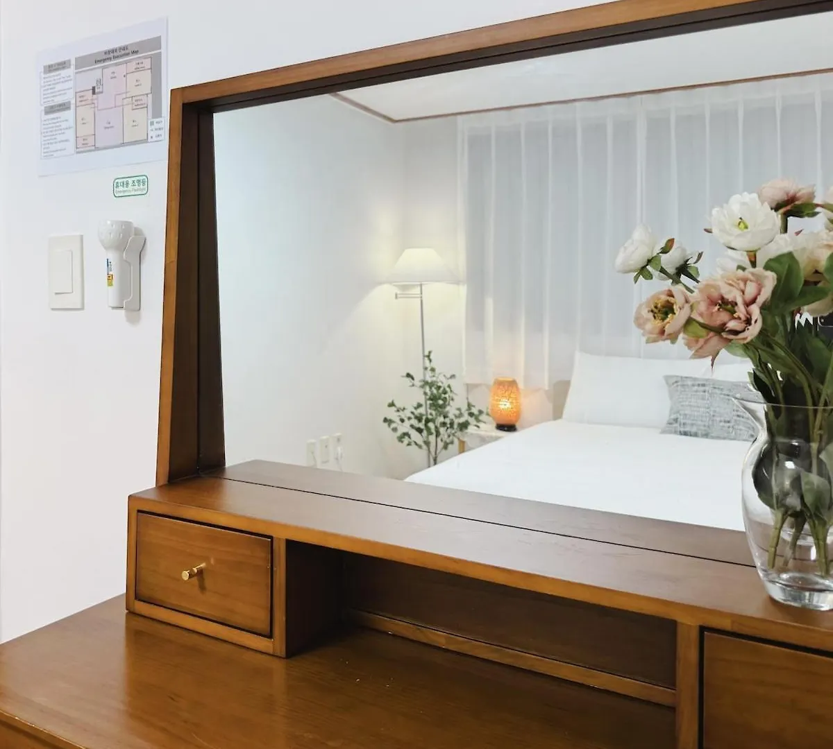 Апартаменты H House Hongdae Сеул