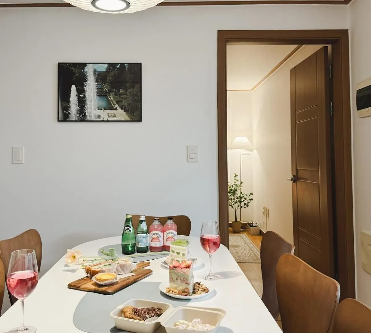 Апартаменты H House Hongdae Сеул